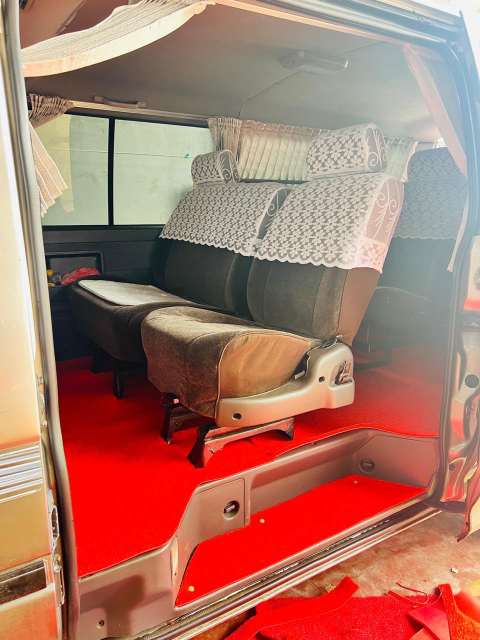 Toyota Hiace 2002 - பயன்படுத்தப்பட்டது வேன் sale in Sri Lanka - patpat.lk