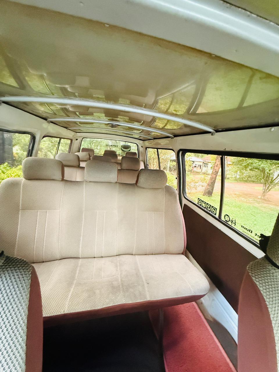 Toyota Hiace 1988 - பயன்படுத்தப்பட்டது வேன் sale in Sri Lanka - patpat.lk