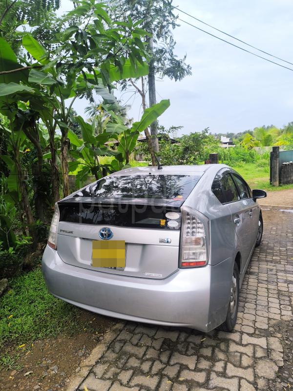 Toyota Prius 2011 - பயன்படுத்தப்பட்டது கார் sale in Sri Lanka - patpat.lk