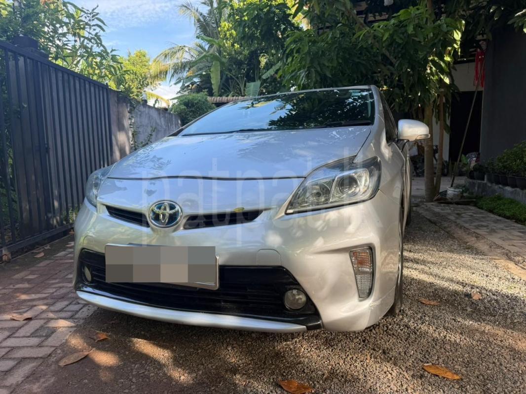 Toyota Prius 2013 - மறுசீரமைக்கப்பட்டது கார் sale in Sri Lanka - patpat.lk