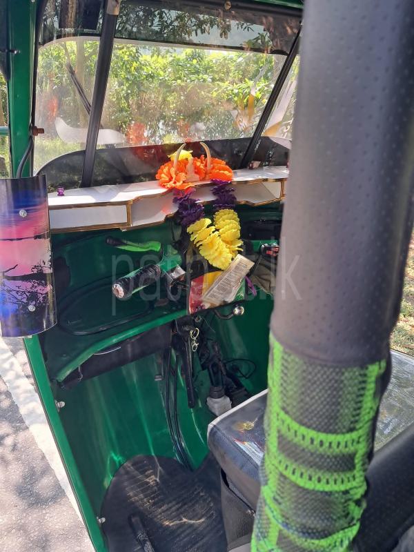 Bajaj Three Wheel 2002 - பயன்படுத்தப்பட்டது முச்சக்கர வண்டி sale in Sri Lanka - patpat.lk