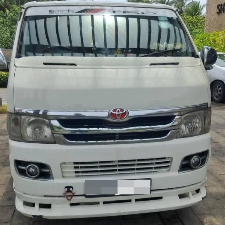 Toyota Hiace 2005 - භාවිතා කරන ලද වෑන් රථය sale in Sri Lanka - patpat.lk