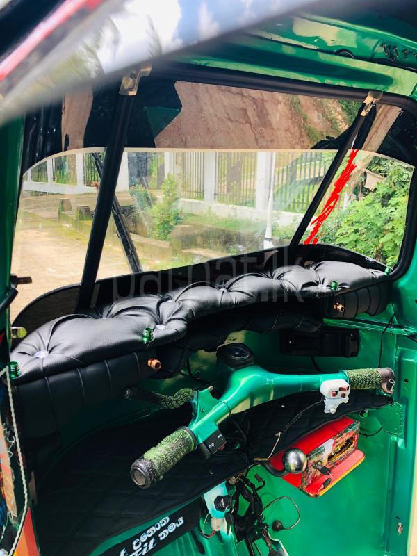 Bajaj Three Wheel 2006 - பயன்படுத்தப்பட்டது முச்சக்கர வண்டி sale in Sri Lanka - patpat.lk