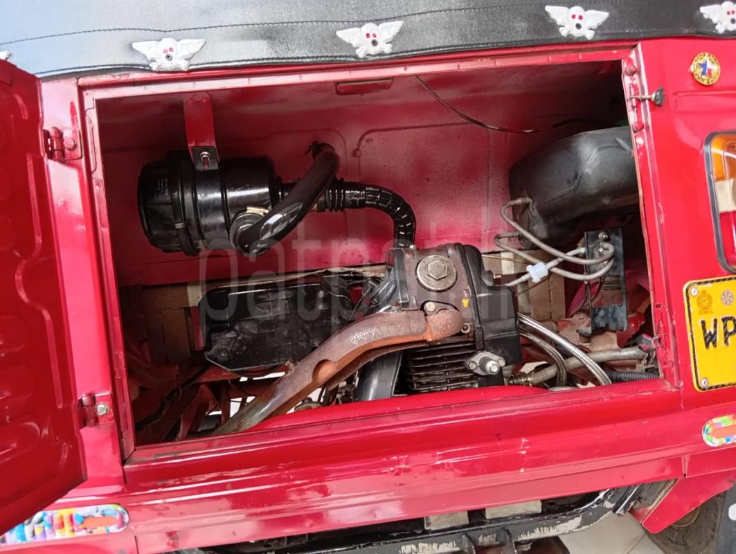 Bajaj 4 stroke 2012 - பயன்படுத்தப்பட்டது முச்சக்கர வண்டி sale in Sri Lanka - patpat.lk