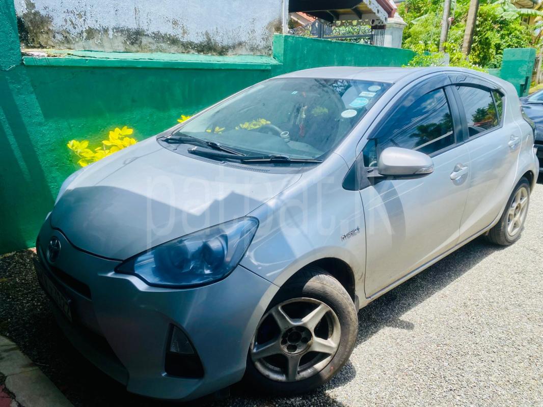 Toyota Aqua 2013 - பயன்படுத்தப்பட்டது கார் sale in Sri Lanka - patpat.lk