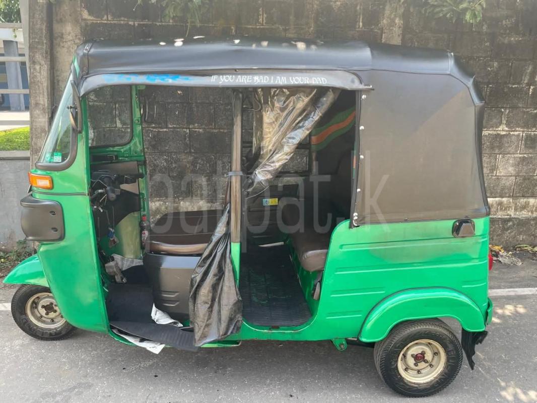 Bajaj 4 stroke 2018 - பயன்படுத்தப்பட்டது முச்சக்கர வண்டி sale in Sri Lanka - patpat.lk