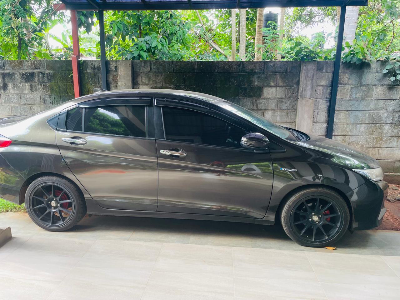 Honda Grace 2014 - பயன்படுத்தப்பட்டது கார் sale in Sri Lanka - patpat.lk
