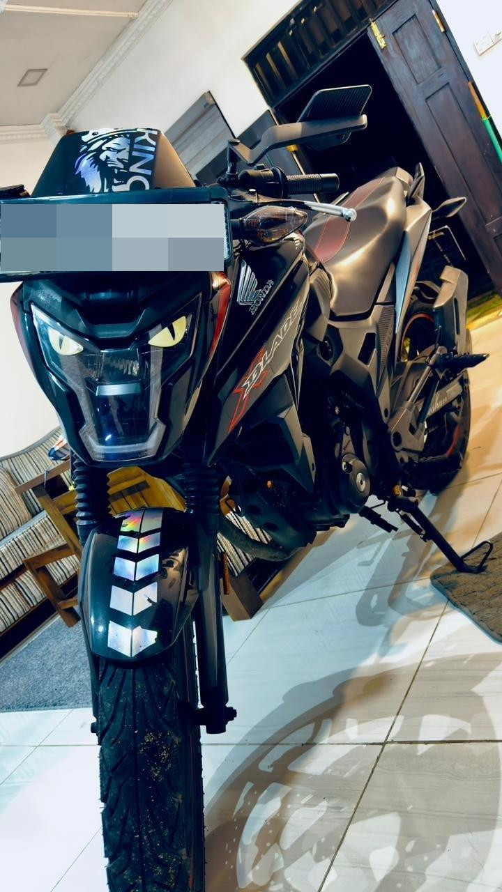 Honda X Blade 2018 - Used Bike sale in Sri Lanka - patpat.lk