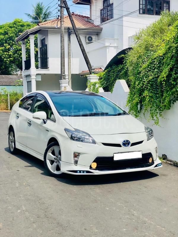 Toyota Prius 2013 - பயன்படுத்தப்பட்டது கார் sale in Sri Lanka - patpat.lk