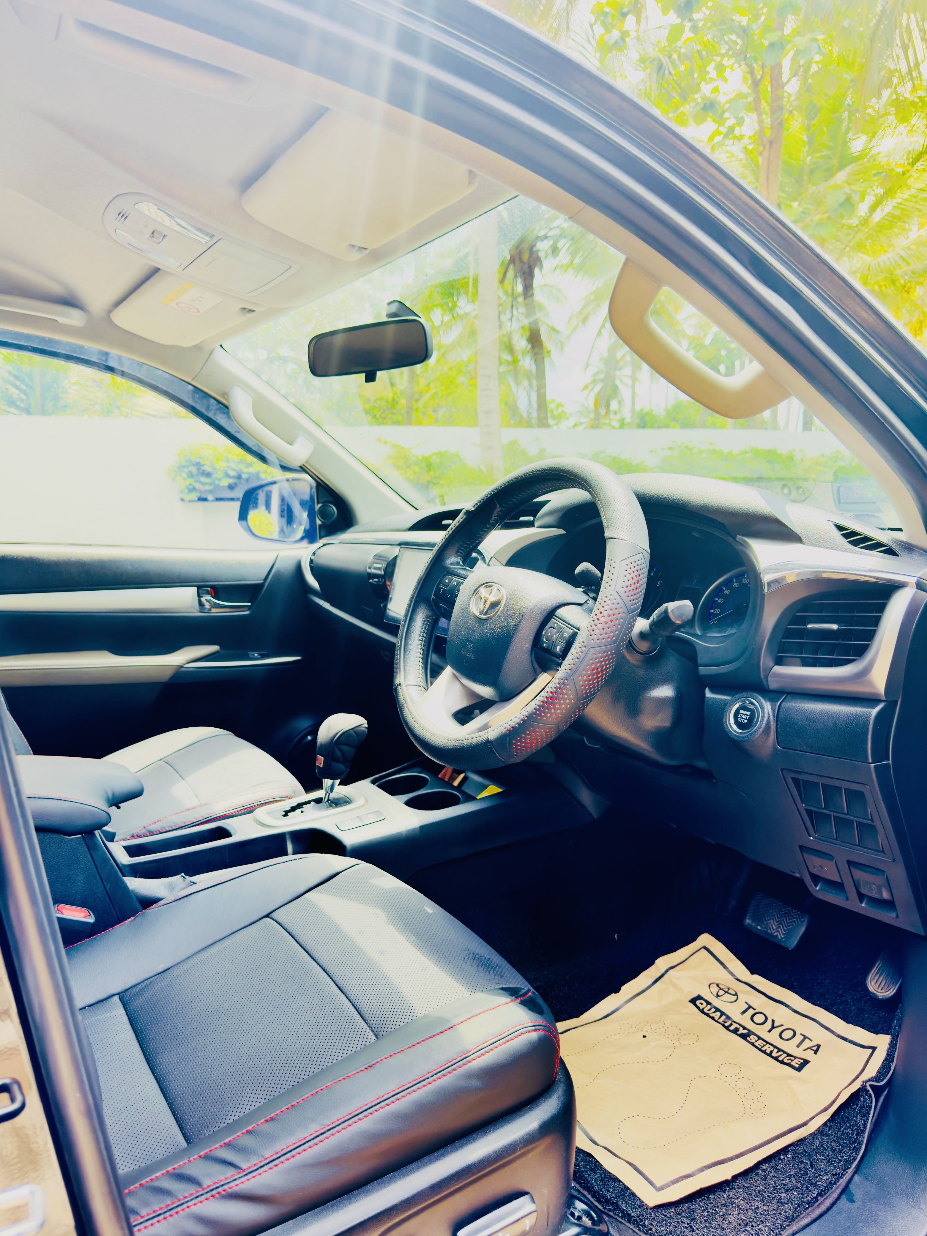 Toyota Hilux 2017 - பயன்படுத்தப்பட்டது சரக்கு போக்குவரத்து sale in Sri Lanka - patpat.lk