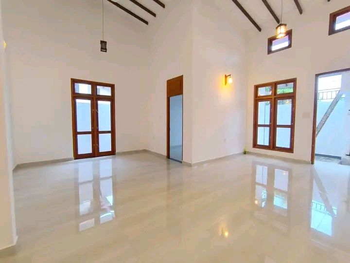 House for Sale in Athurugiriya