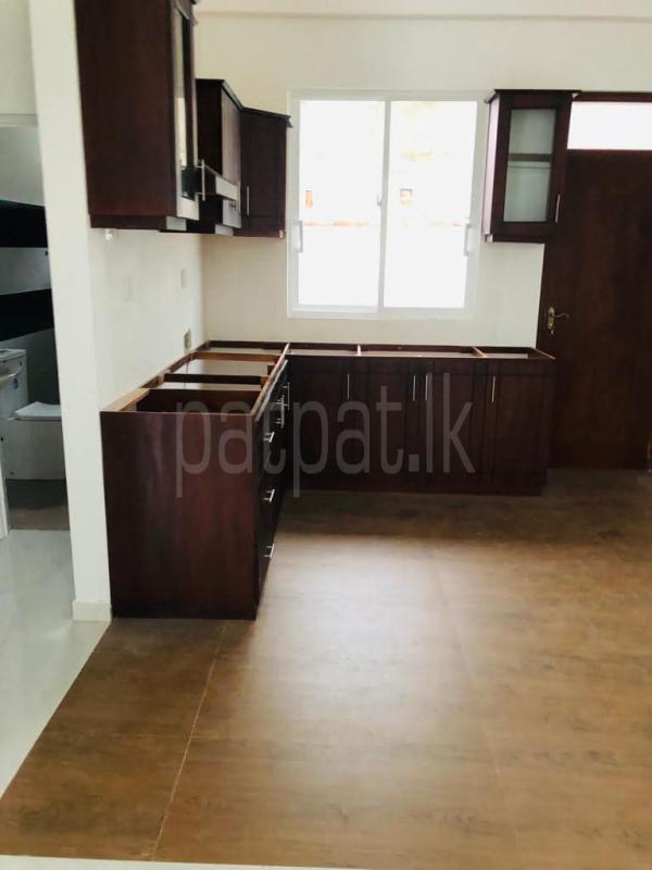 House for Sale in Athurugiriya
