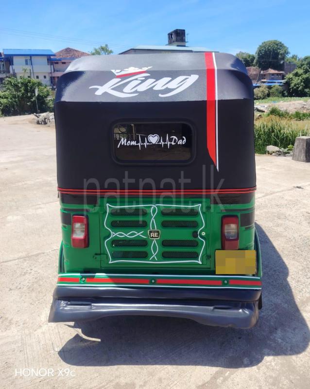 Bajaj Three Wheel 2018 - பயன்படுத்தப்பட்டது முச்சக்கர வண்டி sale in Sri Lanka - patpat.lk