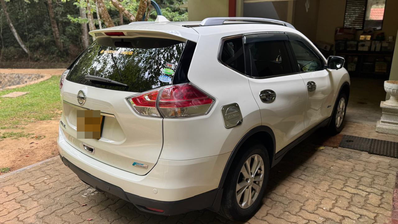 Nissan X Trail 2016 - பயன்படுத்தப்பட்டது SUV sale in Sri Lanka - patpat.lk