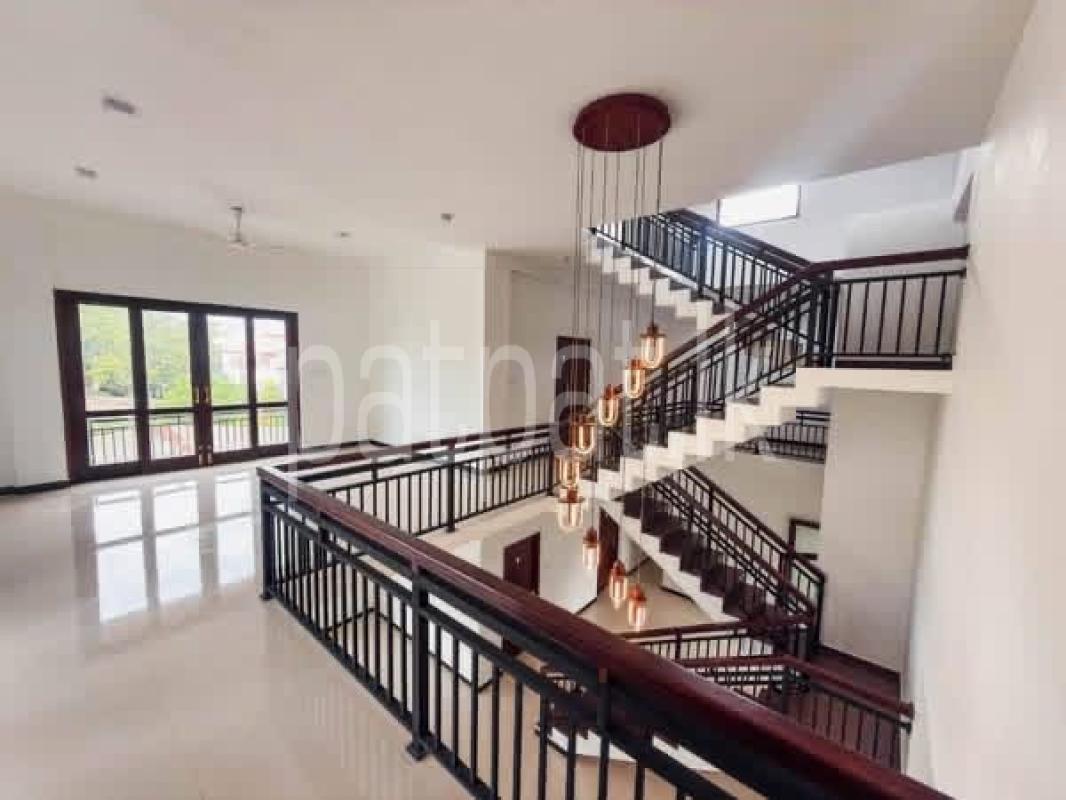 Luxury Apartment for Sale in Mount Lavinia