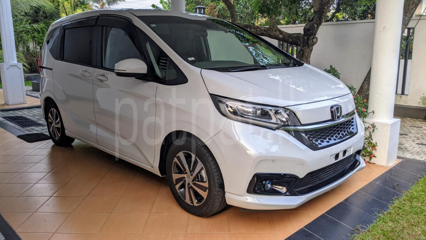 Honda Freed 2024 - Reconditioned Van sale in Sri Lanka - patpat.lk