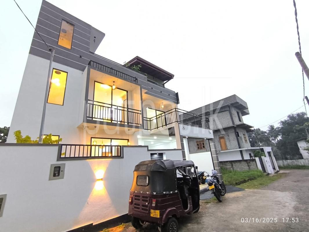 Advertisement image 6