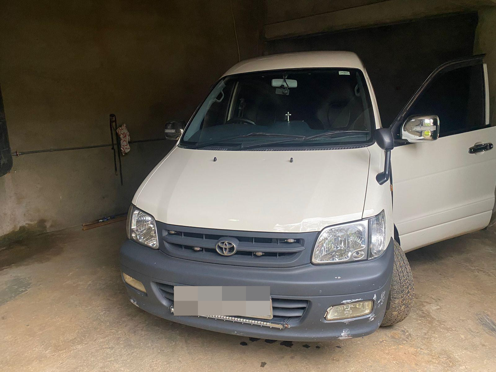 Toyota NOHA 2006 - பயன்படுத்தப்பட்டது வேன் sale in Sri Lanka - patpat.lk