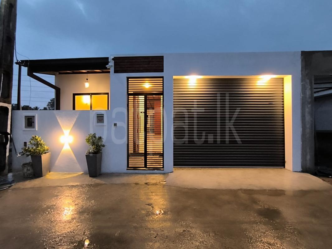 House for Sale in Athurugiriya