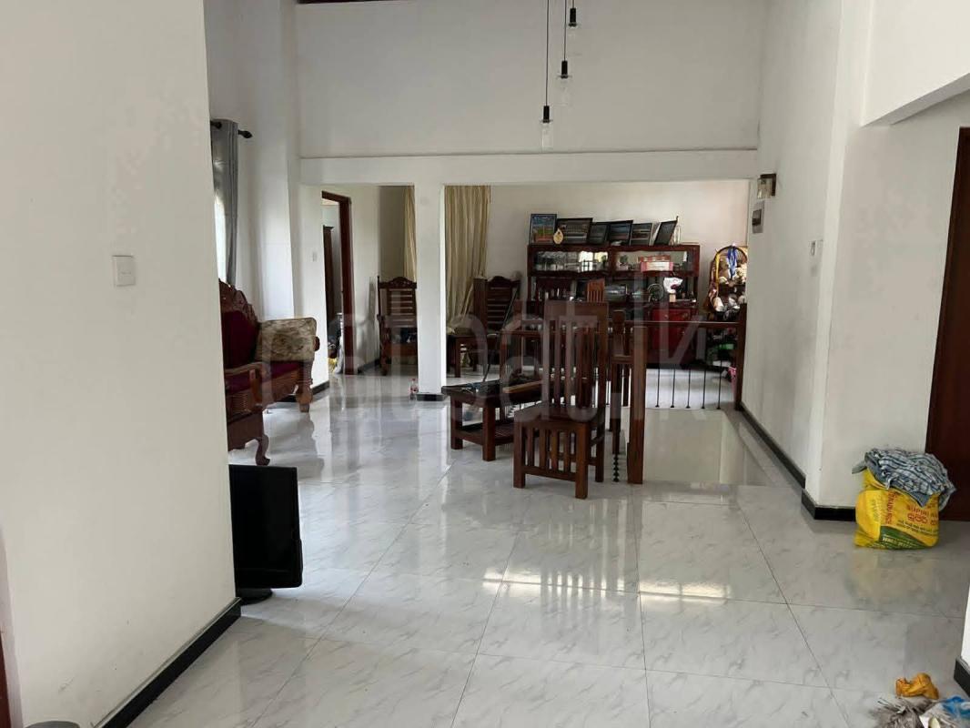 House for Sale in Habarakada ads-image-1