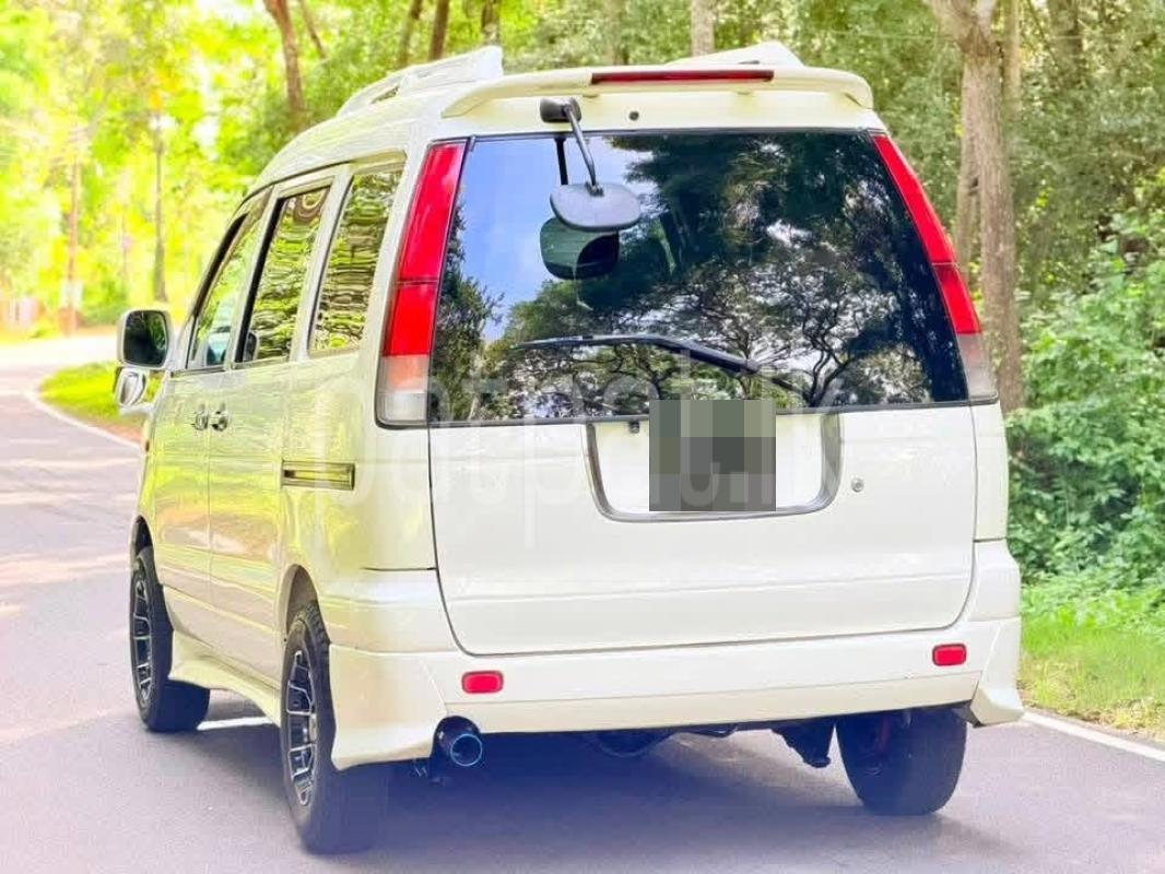 Toyota LiteAce 1999 - பயன்படுத்தப்பட்டது வேன் sale in Sri Lanka - patpat.lk