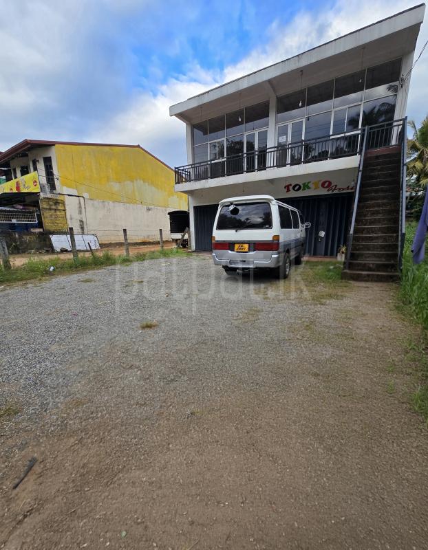 Building for Rent in Palapathwela