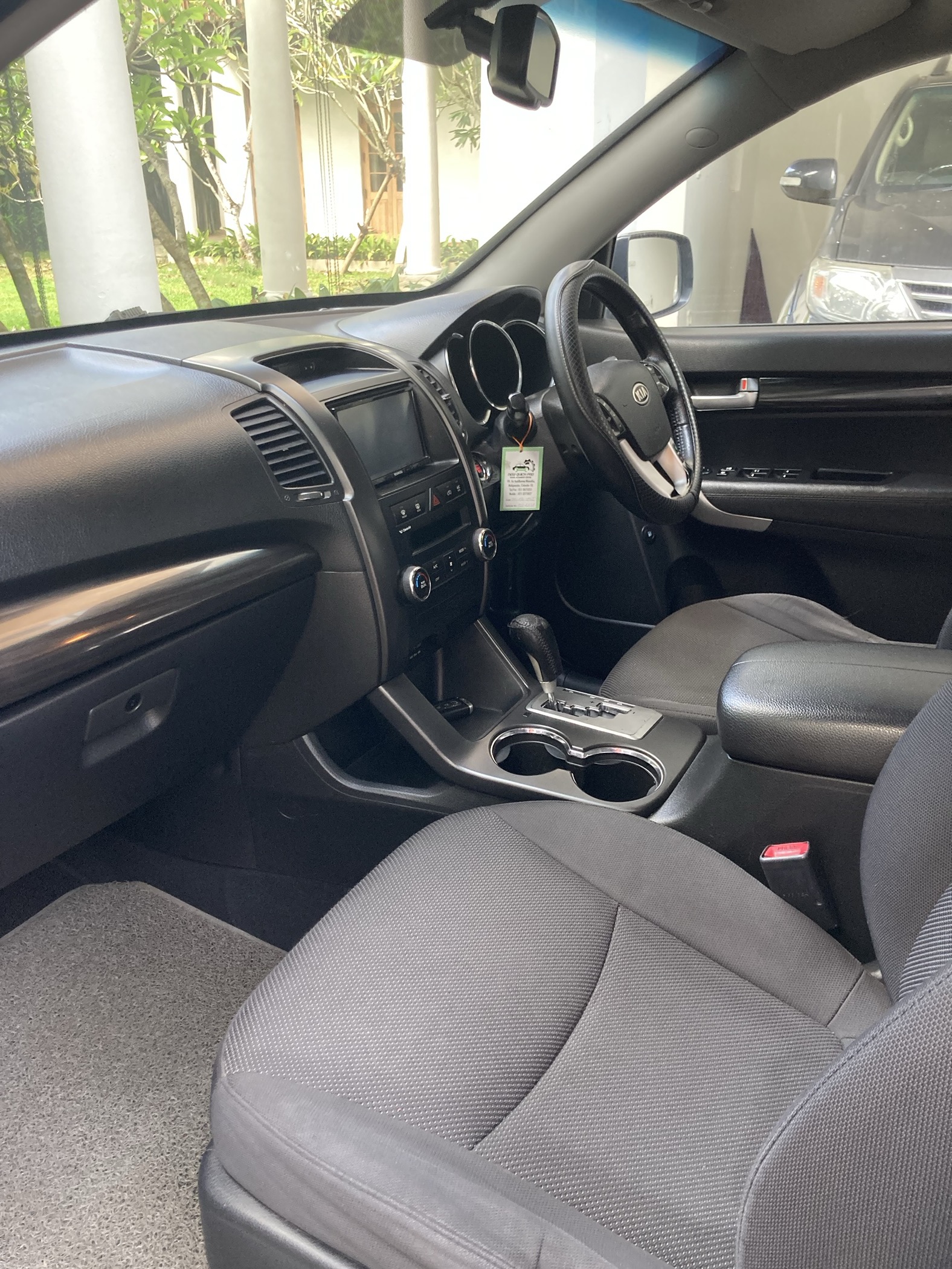 KIA Sorento 2011 - பயன்படுத்தப்பட்டது SUV sale in Sri Lanka - patpat.lk