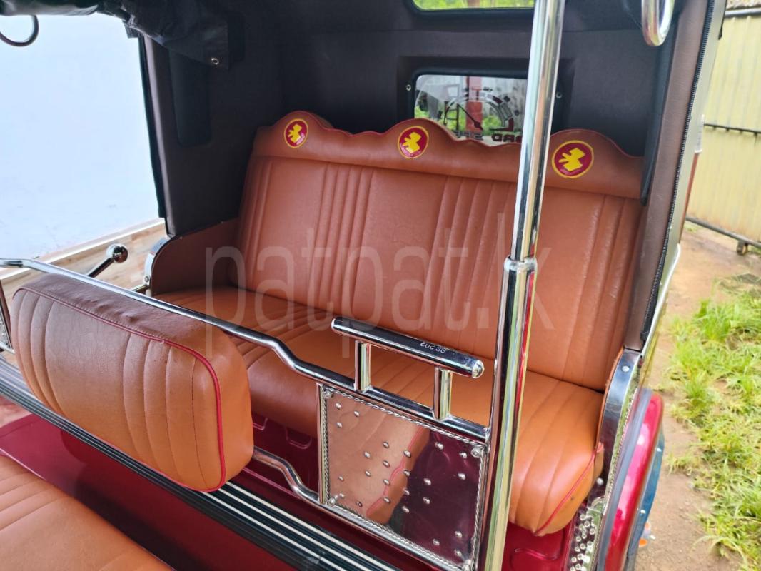 Bajaj Three Wheel 2014 - பயன்படுத்தப்பட்டது முச்சக்கர வண்டி sale in Sri Lanka - patpat.lk
