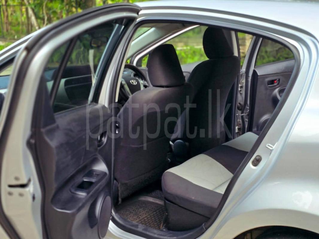 Toyota Aqua 2013 - பயன்படுத்தப்பட்டது கார் sale in Sri Lanka - patpat.lk