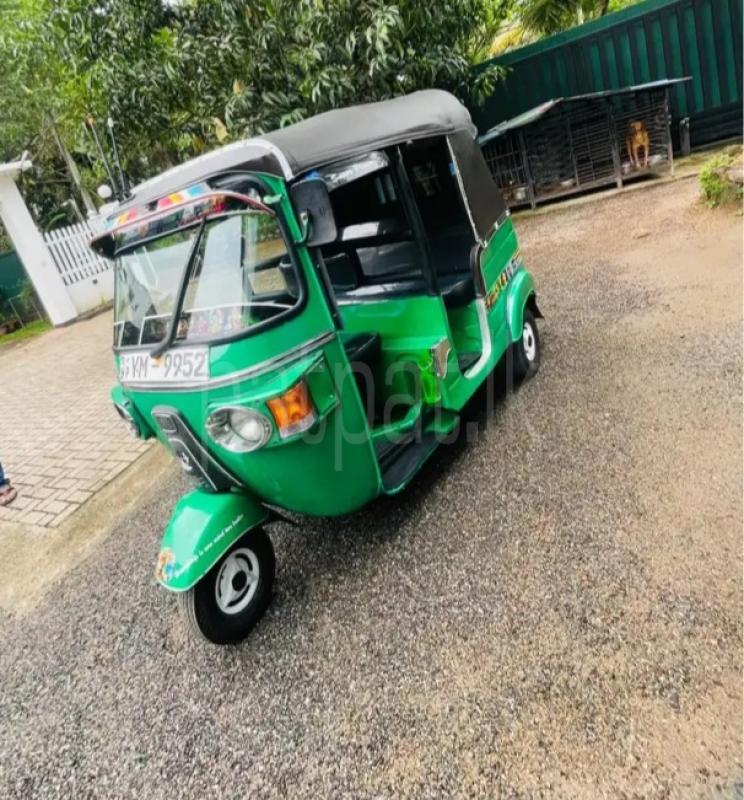 Bajaj 4 stroke 2011 - பயன்படுத்தப்பட்டது முச்சக்கர வண்டி sale in Sri Lanka - patpat.lk
