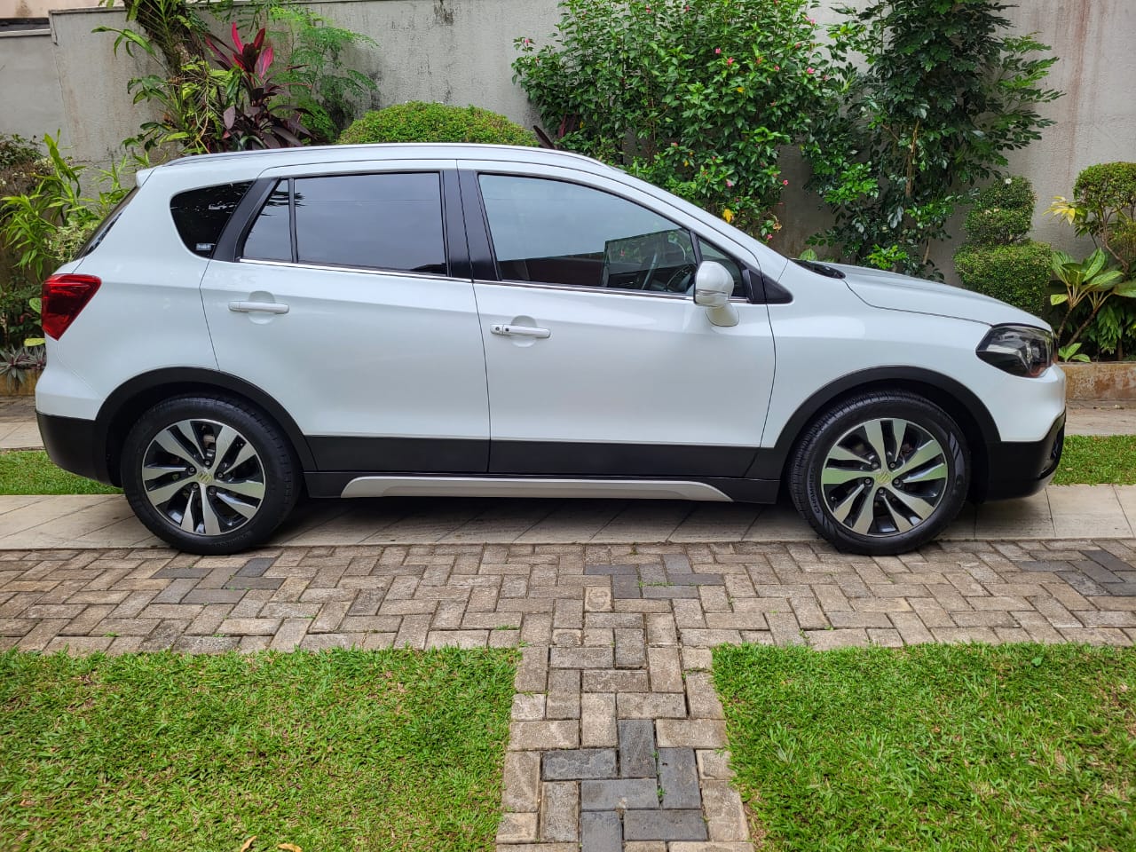 Advertisement image 3