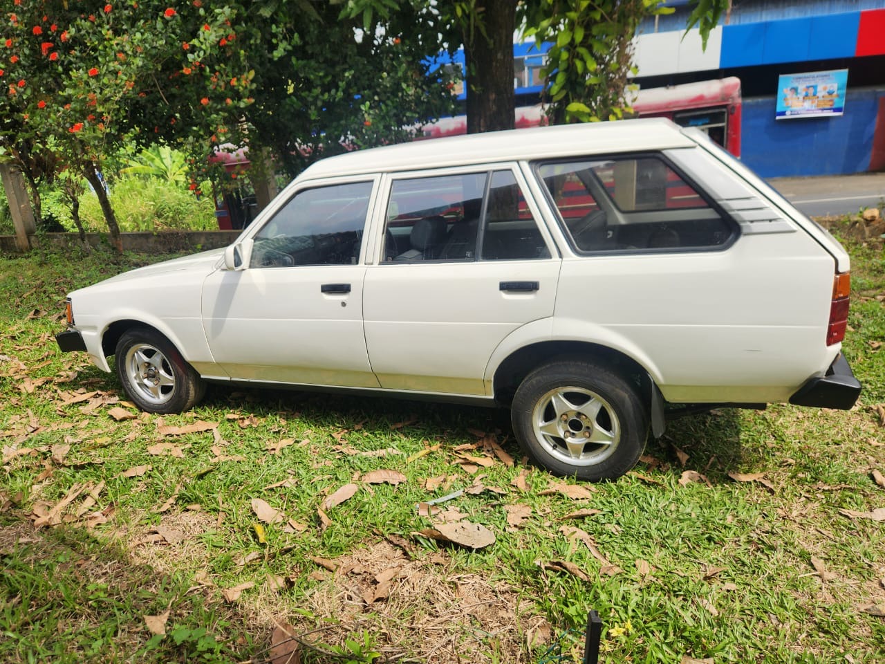 Toyota Corolla 1994 - பயன்படுத்தப்பட்டது கார் sale in Sri Lanka - patpat.lk