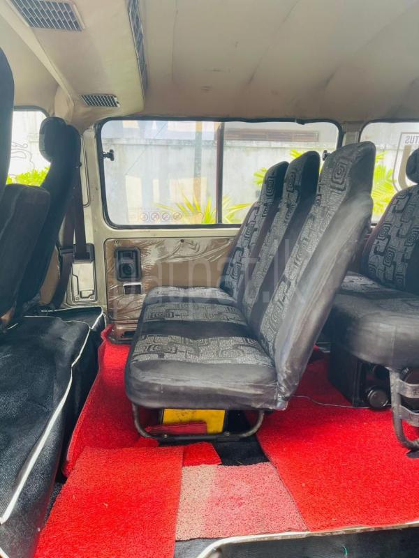 Toyota Hiace 1987 - பயன்படுத்தப்பட்டது வேன் sale in Sri Lanka - patpat.lk