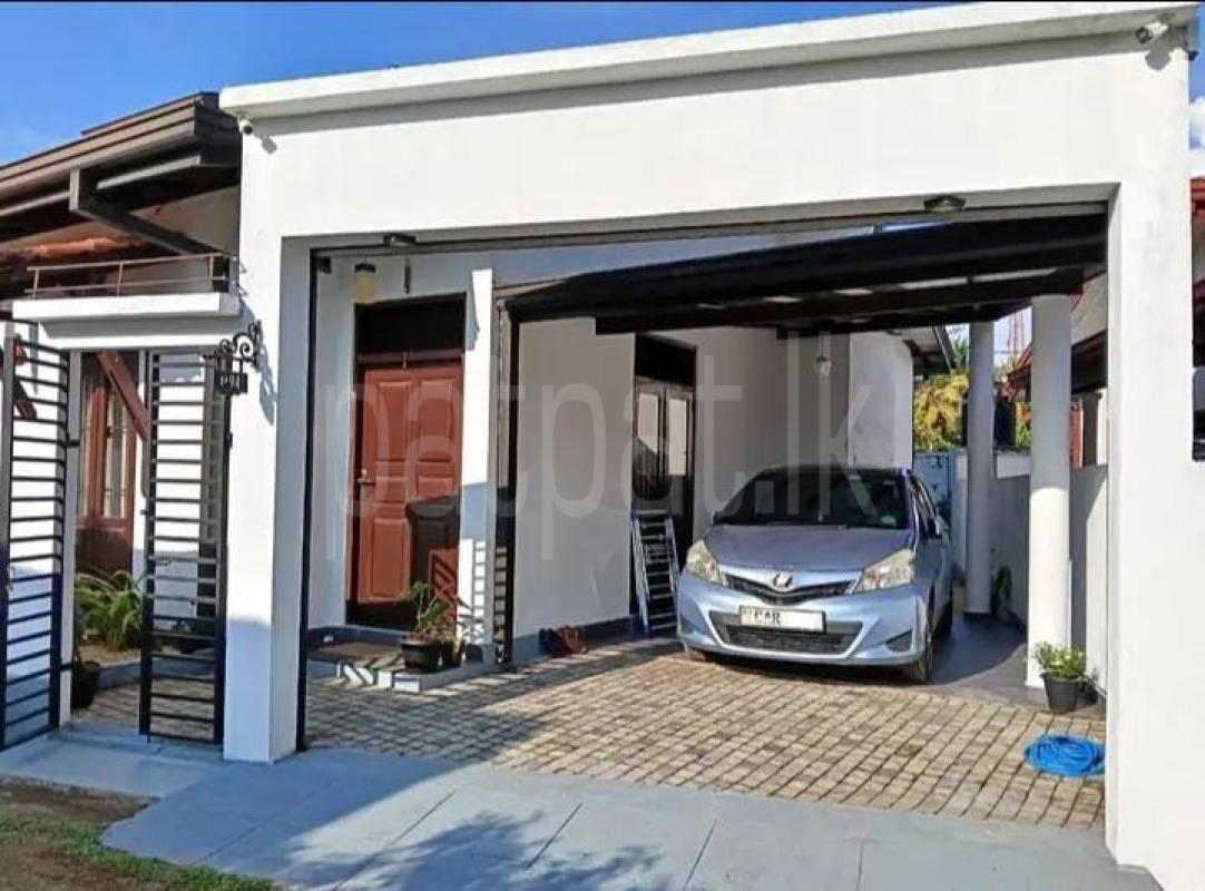 House for Sale in Athurugiriya ads-image-1