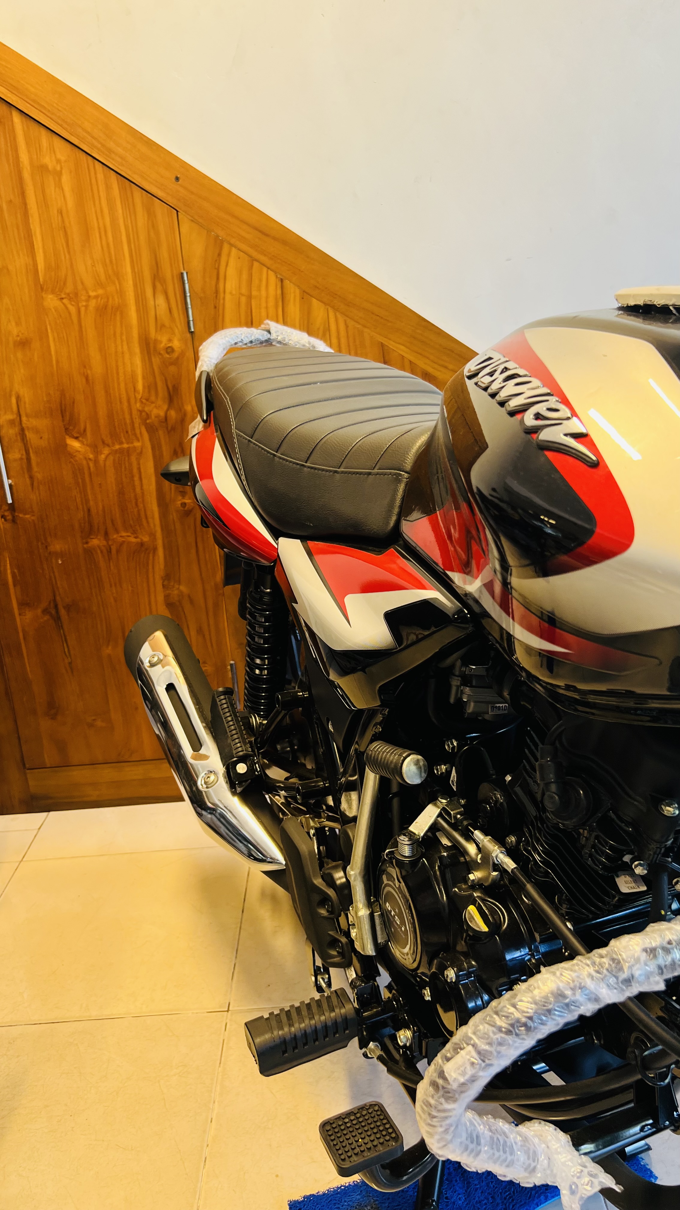 Bajaj Discover 2026 - Brand New Bike sale in Sri Lanka - patpat.lk