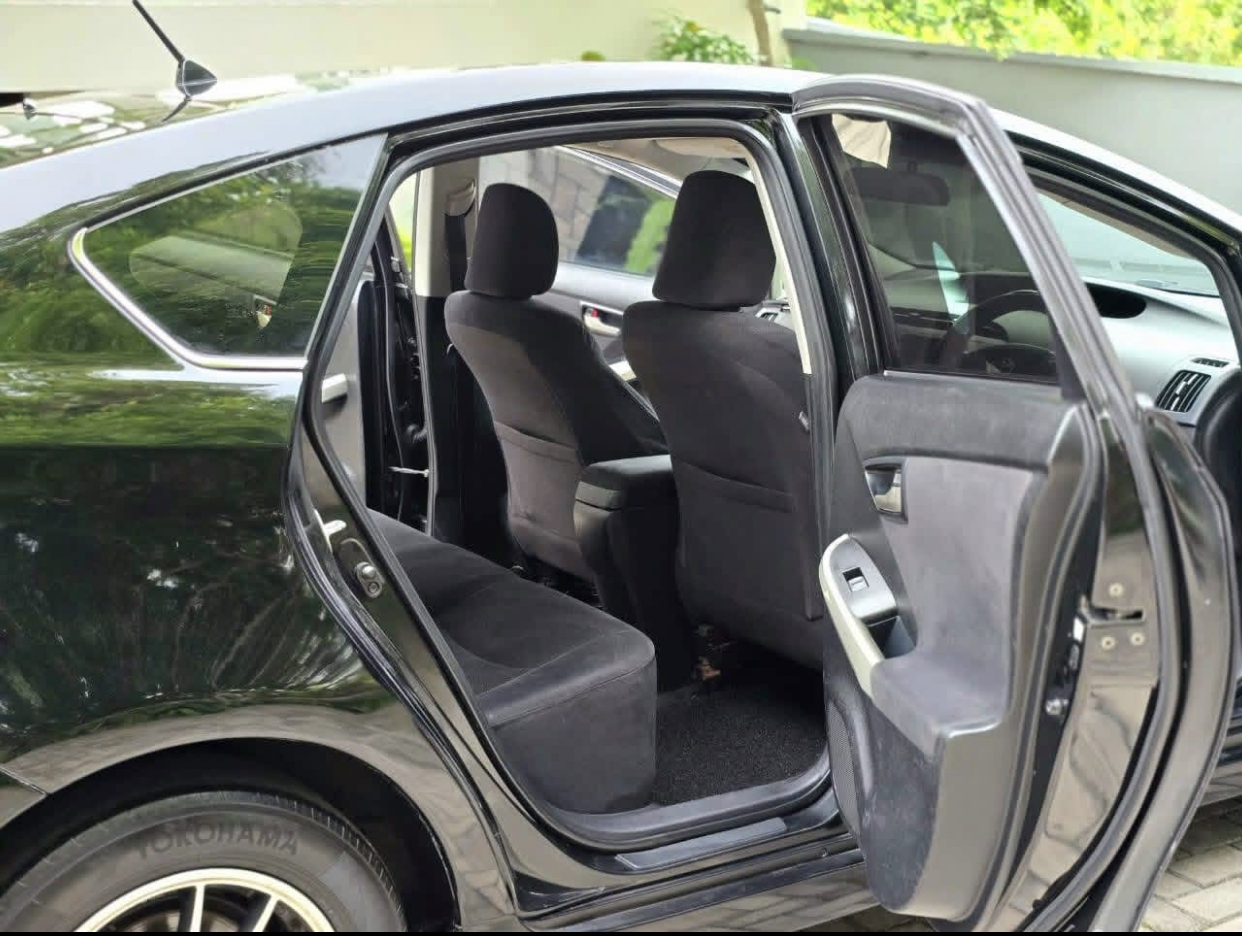 Toyota Prius 2013 - பயன்படுத்தப்பட்டது கார் sale in Sri Lanka - patpat.lk