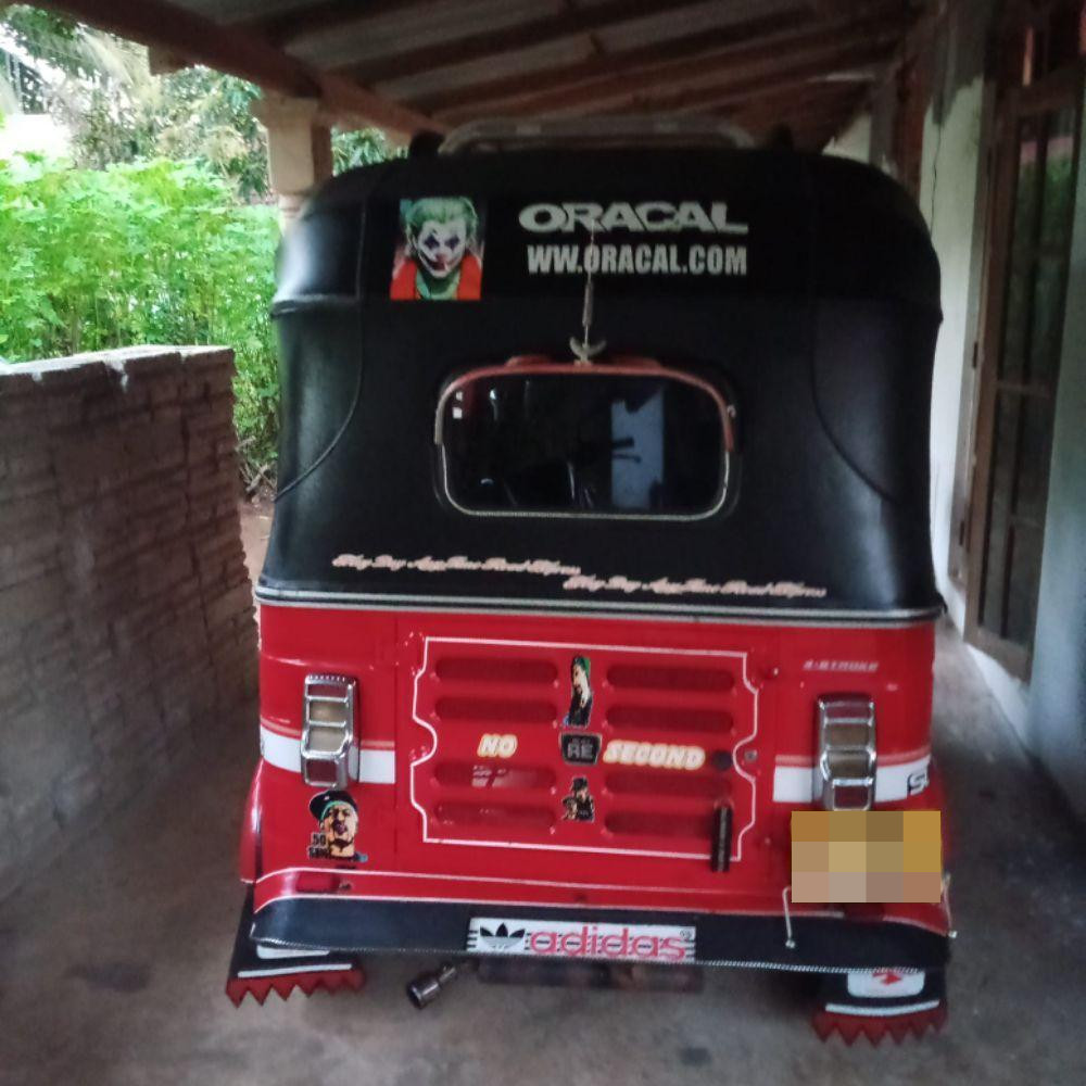 Bajaj Three Wheel 2015 - பயன்படுத்தப்பட்டது முச்சக்கர வண்டி sale in Sri Lanka - patpat.lk