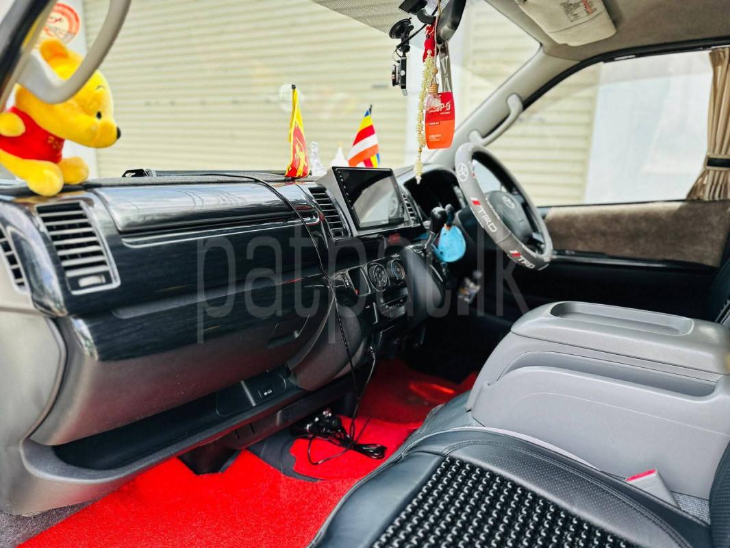 Toyota Hiace 2009 - பயன்படுத்தப்பட்டது வேன் sale in Sri Lanka - patpat.lk