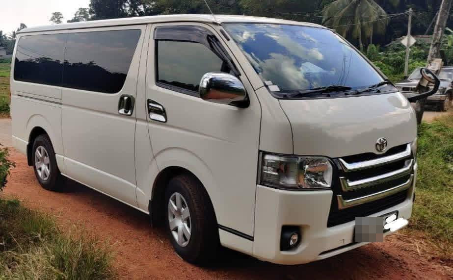 Toyota Hiace 2013 - பயன்படுத்தப்பட்டது வேன் sale in Sri Lanka - patpat.lk