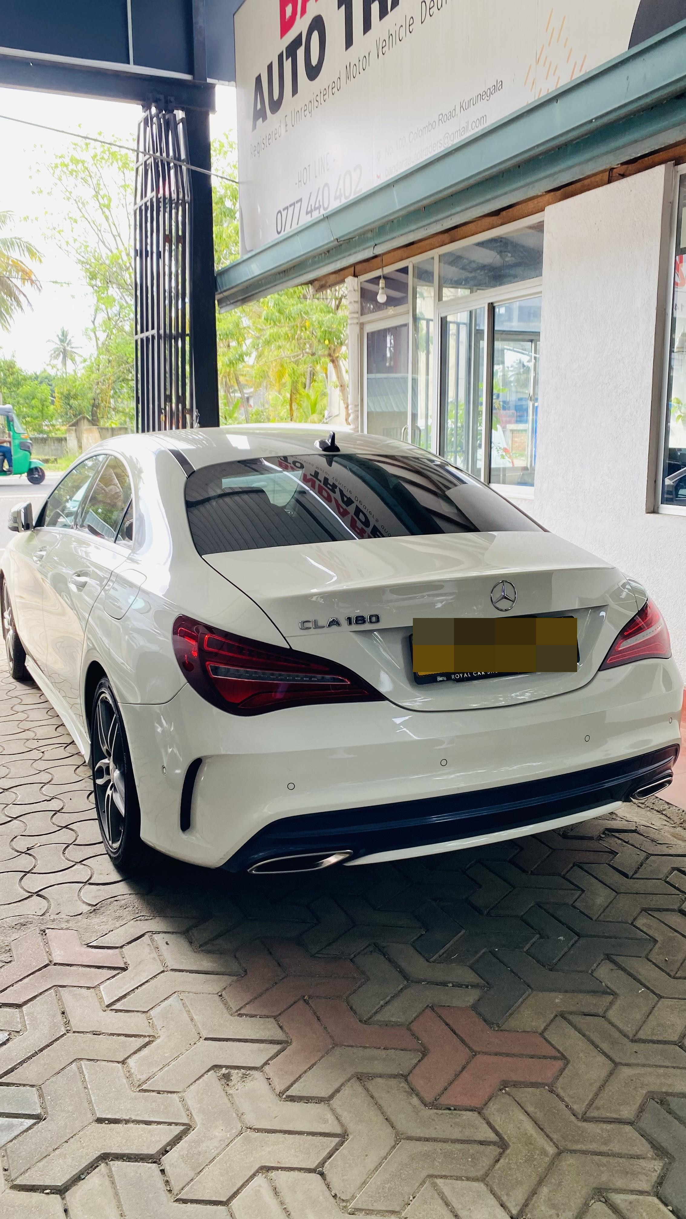 Mercedes Benz E200 2017 - பயன்படுத்தப்பட்டது கார் sale in Sri Lanka - patpat.lk