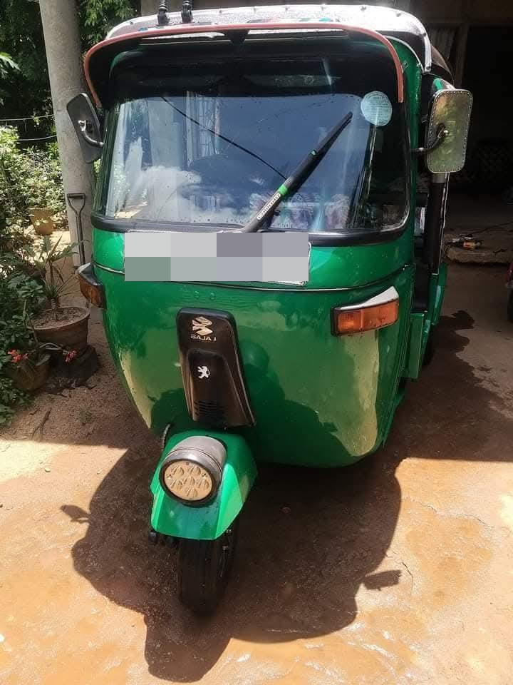 Bajaj 2 stroke 2006 - பயன்படுத்தப்பட்டது முச்சக்கர வண்டி sale in Sri Lanka - patpat.lk