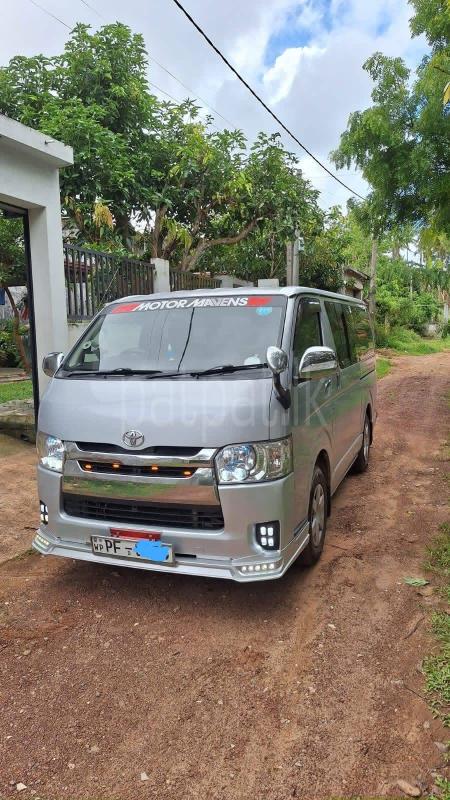 Toyota Hiace 2007 - பயன்படுத்தப்பட்டது வேன் sale in Sri Lanka - patpat.lk