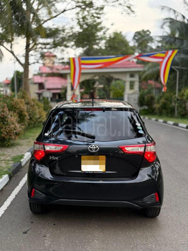 Toyota Vitz 2017 - பயன்படுத்தப்பட்டது கார் sale in Sri Lanka - patpat.lk