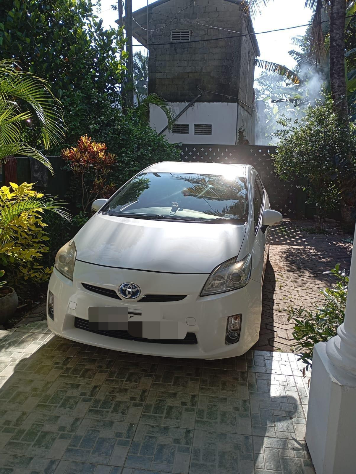 Toyota Prius 2010 ads-image-1