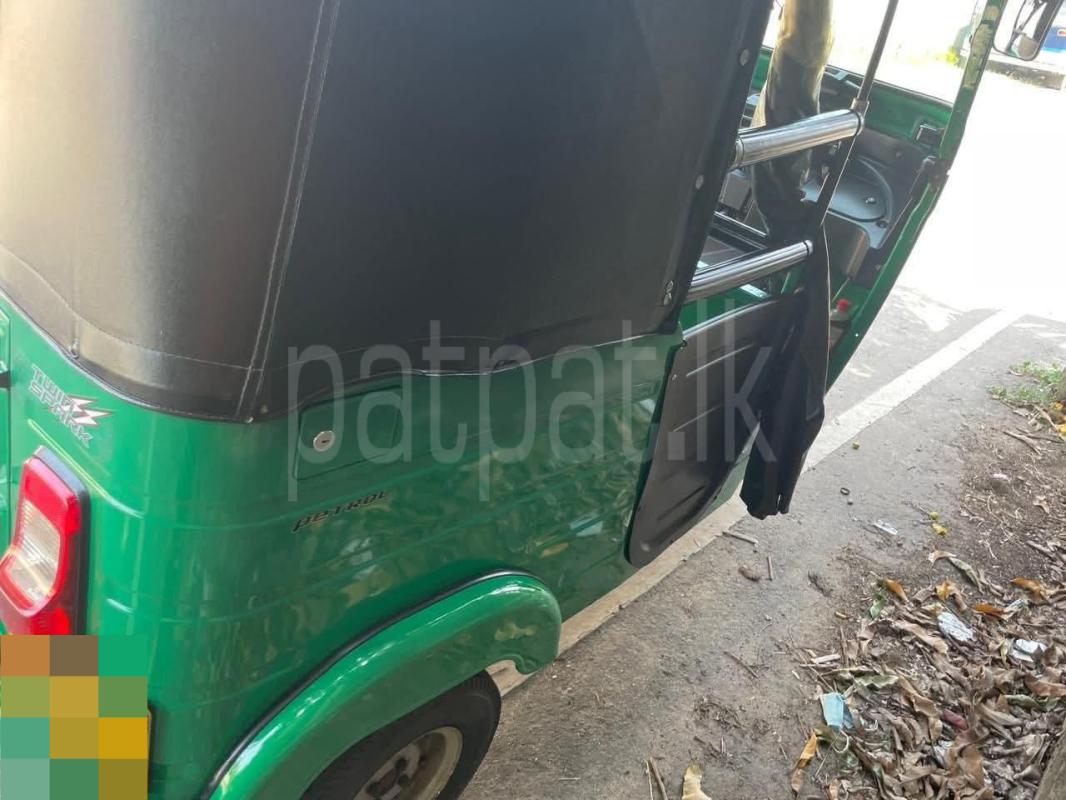 Bajaj 4 stroke 2018 - பயன்படுத்தப்பட்டது முச்சக்கர வண்டி sale in Sri Lanka - patpat.lk