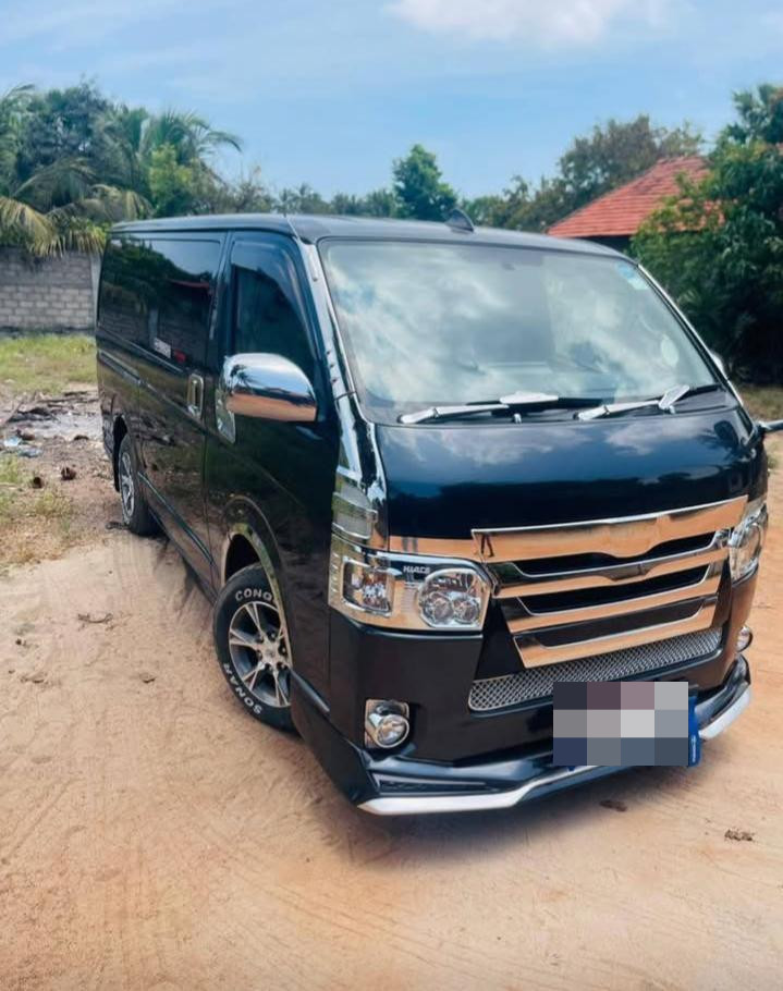 Toyota Hiace 2007 - பயன்படுத்தப்பட்டது வேன் sale in Sri Lanka - patpat.lk
