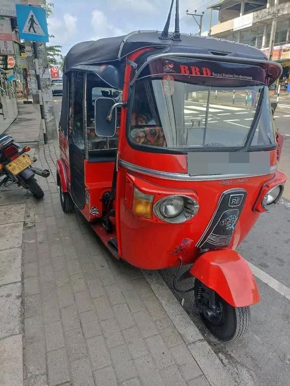 Bajaj Three Wheel 2010 - பயன்படுத்தப்பட்டது முச்சக்கர வண்டி sale in Sri Lanka - patpat.lk