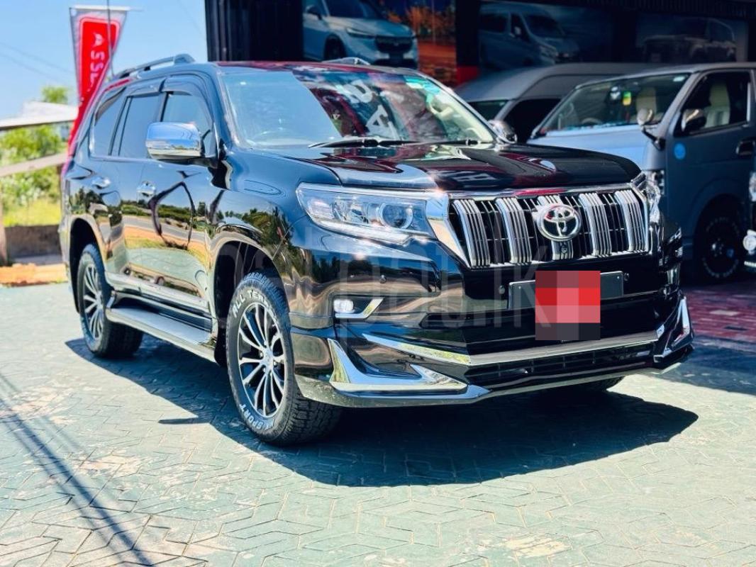 Toyota Land Cruiser Prado 2010 - பயன்படுத்தப்பட்டது SUV sale in Sri Lanka - patpat.lk