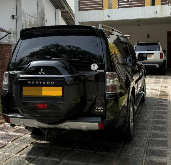 Mitsubishi Montero 2015 - பயன்படுத்தப்பட்டது SUV sale in Sri Lanka - patpat.lk