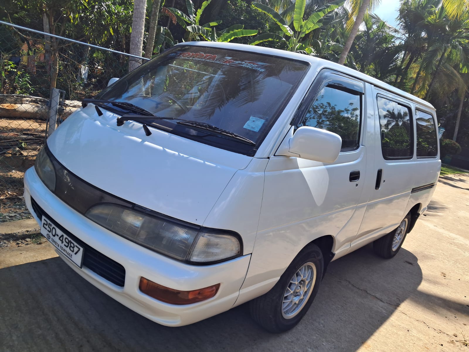 Toyota TownAce 1992 - Used Van sale in Sri Lanka - patpat.lk